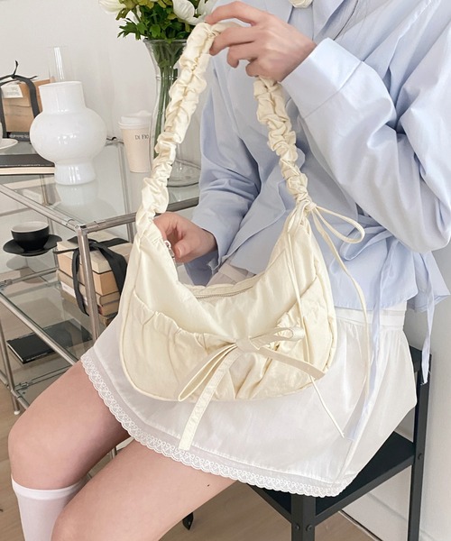 by muni:r ショルダーバッグ バッグ リボンシャーリングスクランチ