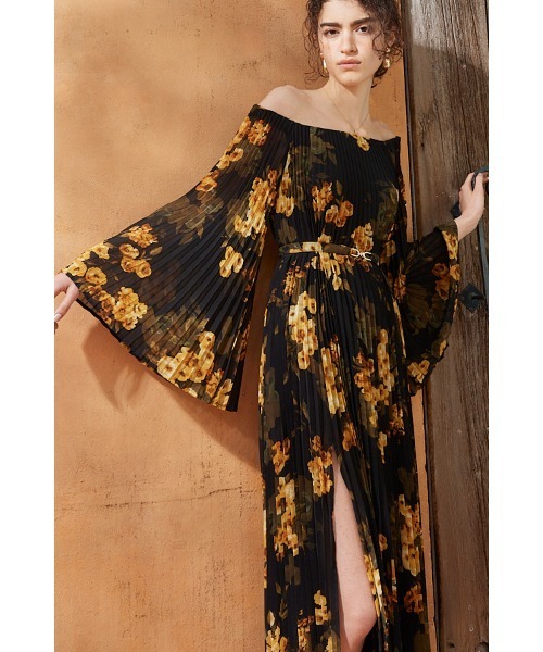 Estella.K ワンピース Ester Pleated Dress オフショルアコーディオン
