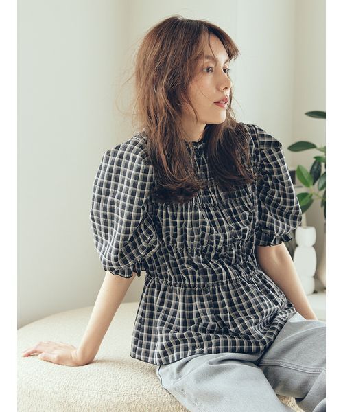 Mila Owen（ミラオーウェン） ブラウス シャツ シャーリングペプラム