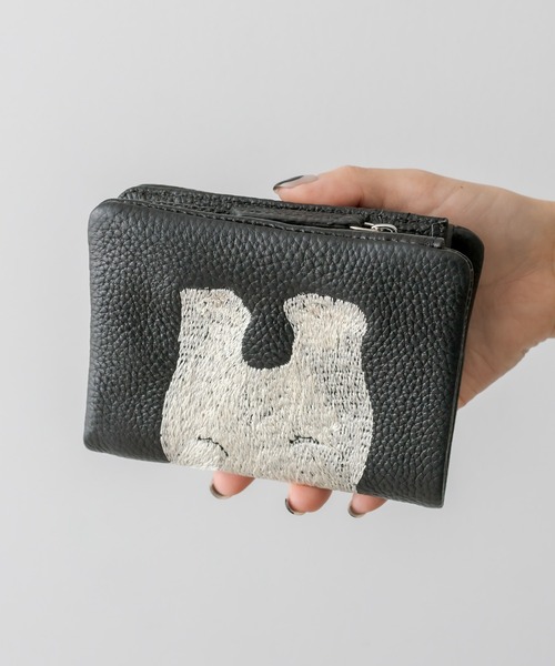 【美品】イアパピヨネ　ホッキョクグマ刺繍シルバー二つ折り財布 ear PAPILLONNER ホッキョクグマ刺繍 シルバー 二つ折財布