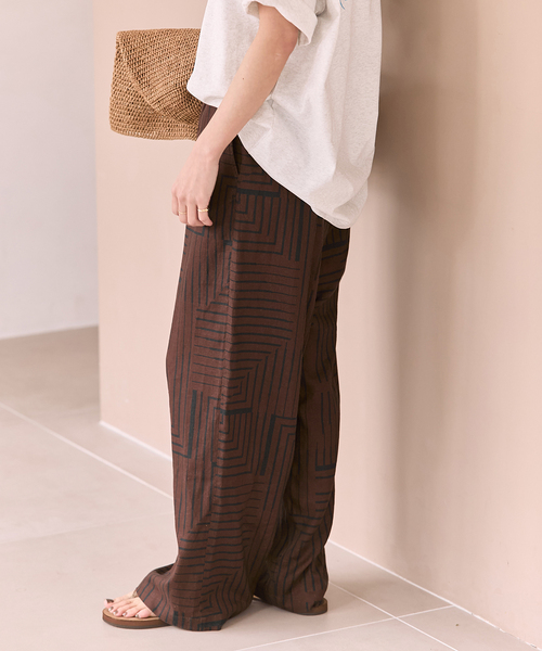 ワイドパンツ パンツ VISアサキカプリントパンツ レディースの画像