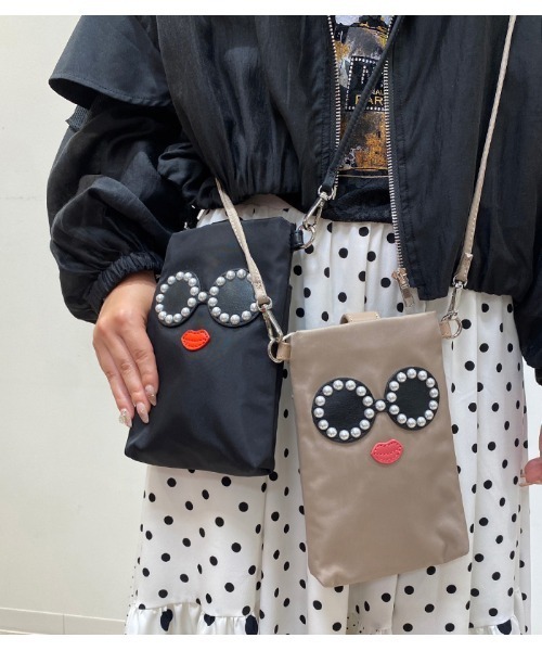 新品✨アジョリー サングラスポシェット ボディーバッグ　ショルダーバック 黒 夏 新品✨アジョリー サングラスポシェット ボディーバッグ
