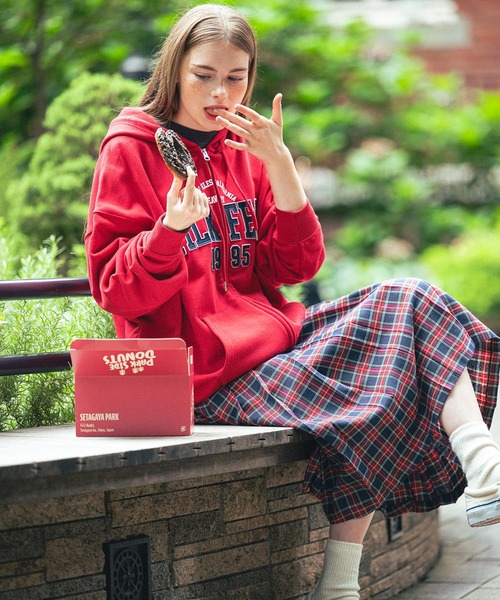 MILKFED.（ミルクフェド） パーカー COLLEGE PATCH ZIP UP HOODIE