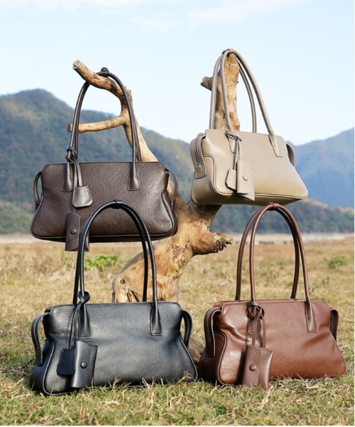 niinaページ ショルダーバッグ バッグ 「 NiiNa / ニーナ 」高品質牛革横長