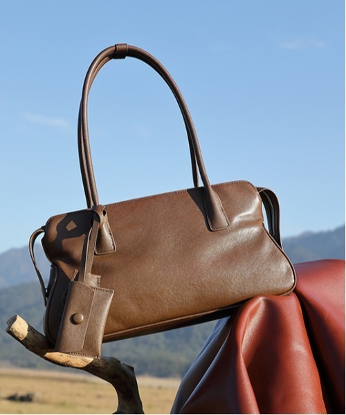 niinaページ ショルダーバッグ バッグ 「 NiiNa / ニーナ 」高品質牛革横長