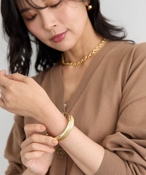 高級感溢れるフェザー♡【CHANEL】バングル フェザー フェザー バングル ブランド」の人気商品一覧 | 安い商品を通販