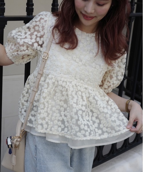 JUMELLE（ジュメロ） tシャツ フラワー刺繍ペプラムトップス