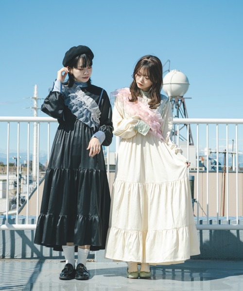 【クティールとレトロ】ドローコード付き花柄フリルフーディー　ブルー　kutir クティールとレトロ】ドローコード付き花柄フリルフードパーカー