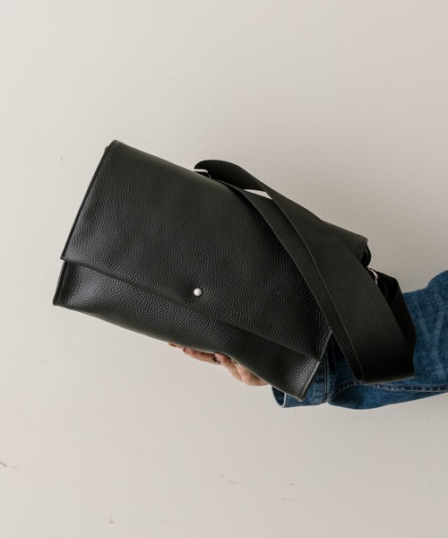 ear PAPILLONNER（イア パピヨネ） ショルダーバッグ - ブラック