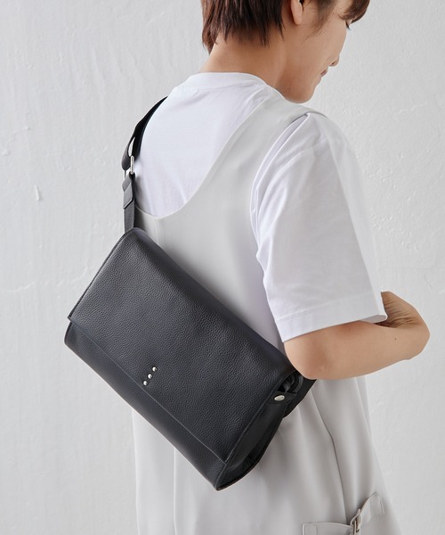 ear PAPILLONNER（イア パピヨネ） ショルダーバッグ - ブラック