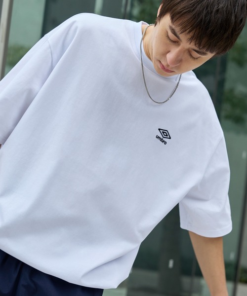 umbro（アンブロ） tシャツ 別注 ロゴ刺繍 ドロスト バックプリント