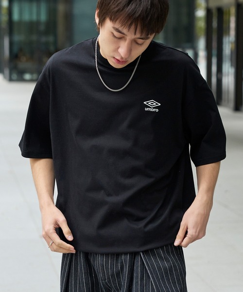 umbro（アンブロ） tシャツ 別注 ロゴ刺繍 ドロスト バックプリント