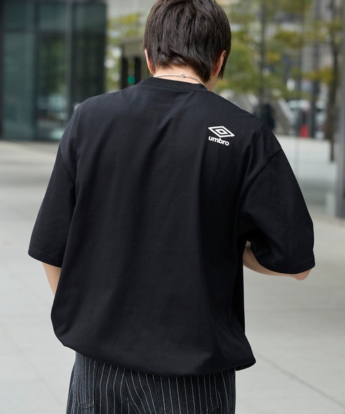 umbro（アンブロ） tシャツ 別注 ロゴ刺繍 ドロスト バックプリント