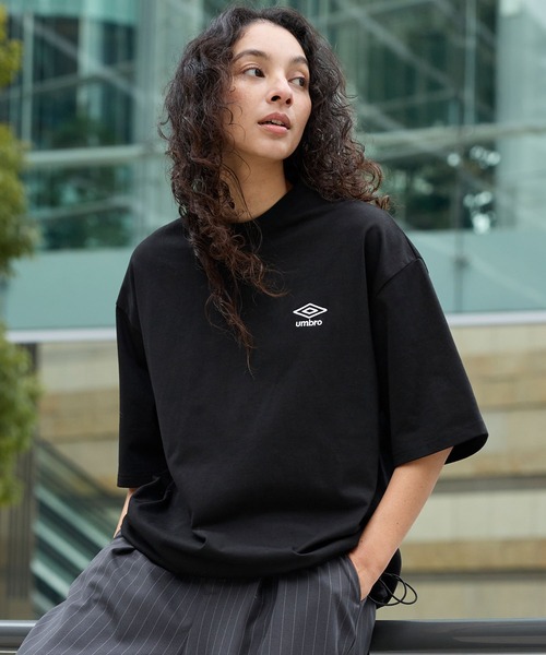 トップス fekete umbro umbro（アンブロ） tシャツ 別注 ロゴ刺繍 ドロスト バックプリント