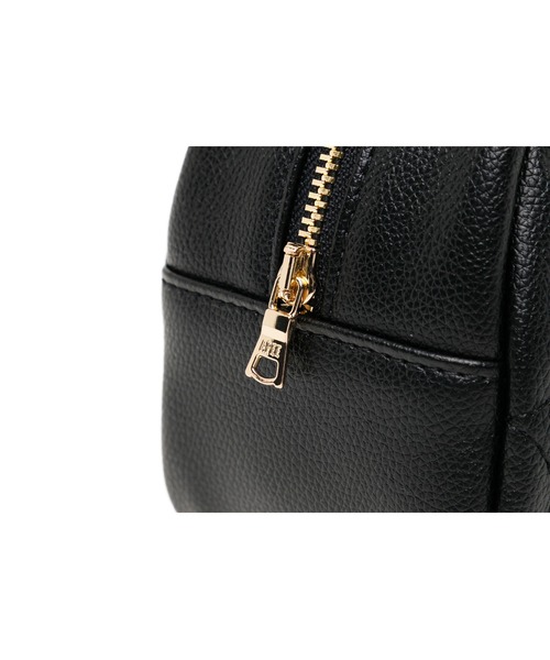 A BATHING APE（アベイシングエイプ） ポーチ QUILTED HEART MONOGRAM