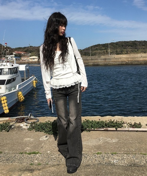 ジーンズ デニム デニムパンツ 「A/M」 ブラックデニムウォッシングブーツカットパンツ レディースの画像