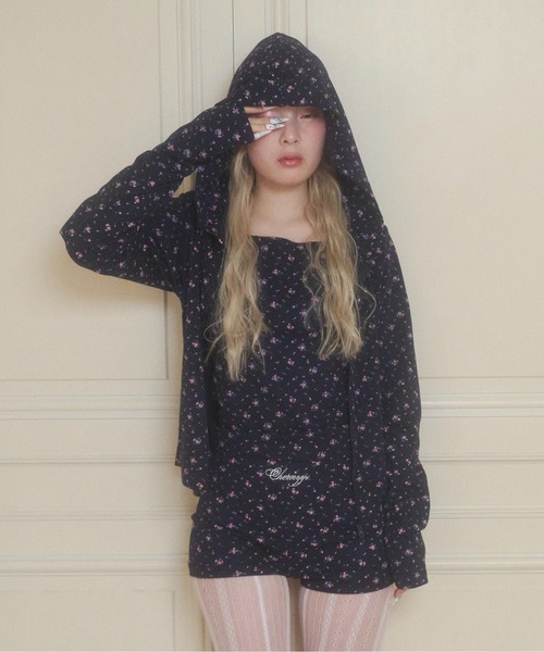 chernyy パーカー chernyy floral hoodie / 小花柄バック刺繍ロゴ
