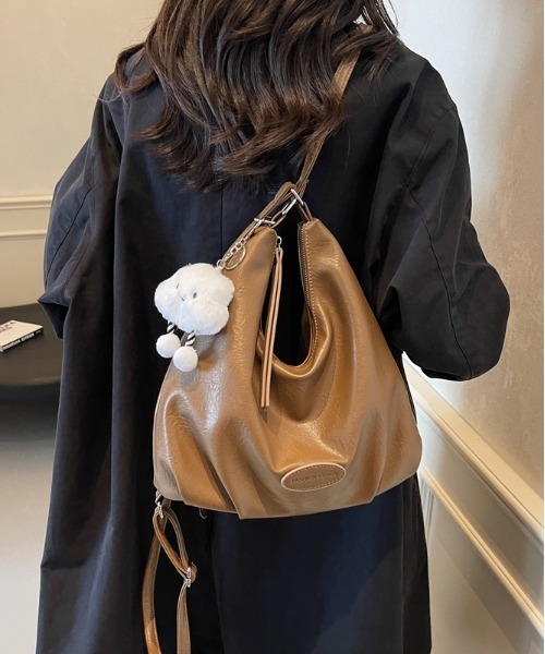 FREE STYLISTS ショルダーバッグ バッグ Y2Kチャーム付き大容量バッグ