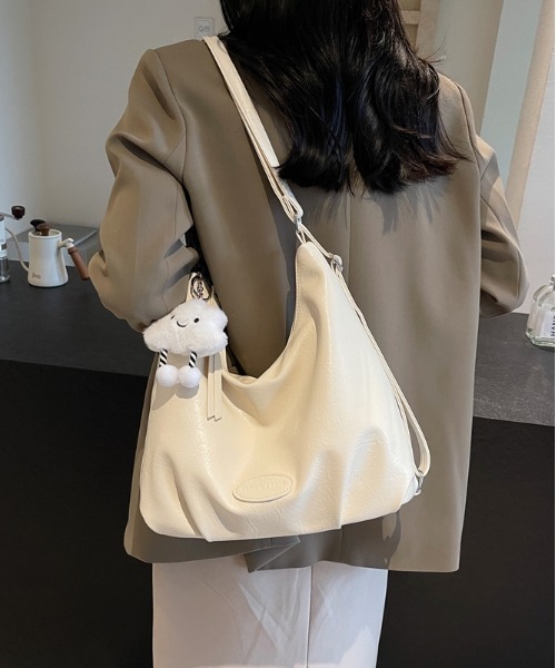 FREE STYLISTS ショルダーバッグ バッグ Y2Kチャーム付き大容量バッグ