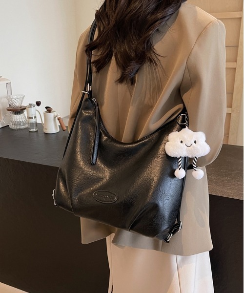 FREE STYLISTS ショルダーバッグ バッグ Y2Kチャーム付き大容量バッグ