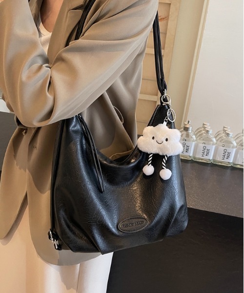 FREE STYLISTS ショルダーバッグ バッグ Y2Kチャーム付き大容量バッグ