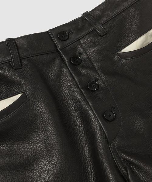 パンツ LEATHER SHORTS メンズの画像