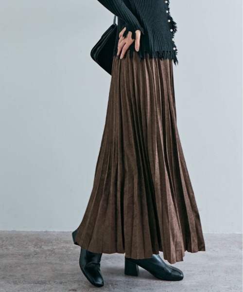 ARCHIVIO 黒 スエード素材　プリーツスカート サイズ38 フェイクスエードプリーツスカート（スカート）｜ITEMS URBANRESEARCH