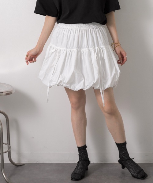 【即日発送】Treat Ürself リボン付きバルーンミニスカート（ホワイト） ad thie（アドティエ） スカート リボン付き バルーンミニスカート
