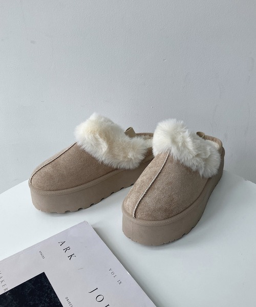 Rady❤︎厚底ムートンサンダル❤︎ 本日発売start!!🤍 去年も即完売したムートンサンダル