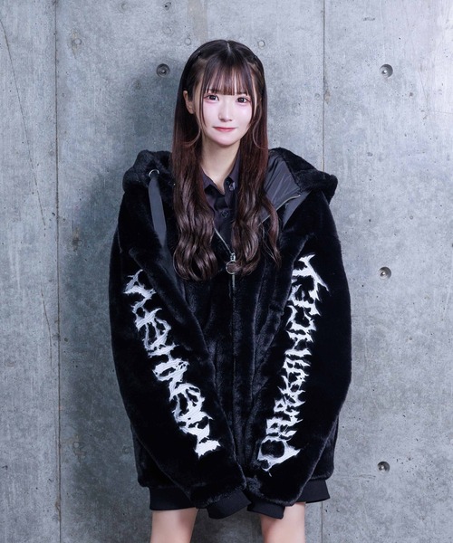 Amilige（アミリージュ） コート アウター ロゴ刺繍ファーZIPコート