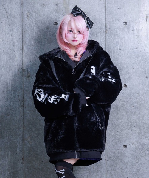 Amilige（アミリージュ） コート アウター ロゴ刺繍ファーZIPコート