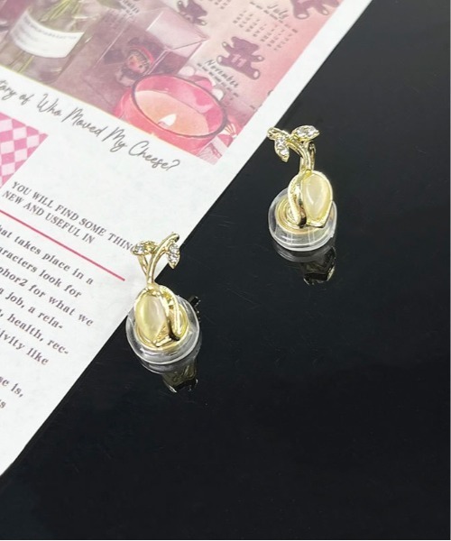 ♡ クローバーさま ♡         2wayクリップイヤリング MOUSSY | PUFFED CROSS CLIP イヤリング (ピアス・イヤリング