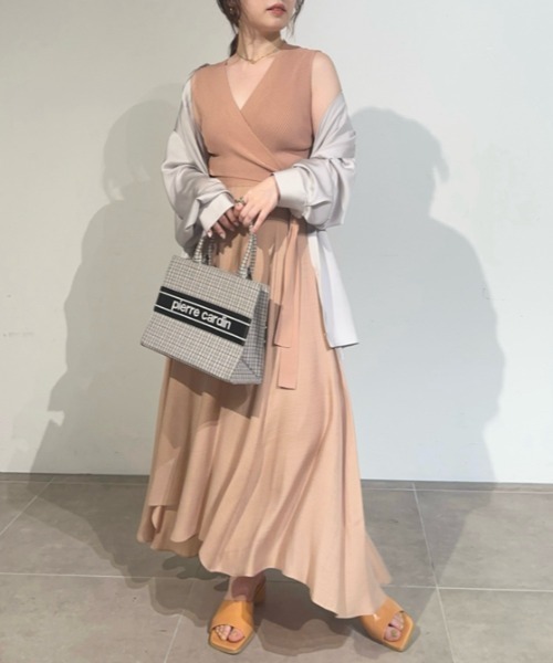 美品　今季発売FRAY I.D ニットドッキングワンピ FRAY I.D（フレイアイディー）の「ニットドッキングカシュクール