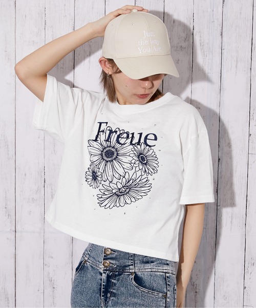 CHANEL ホワイト Tシャツ 花柄刺繍 tシャツ 「花柄刺繍×ラインストーン」短丈Tシャツ／Y2K／春夏／全4色