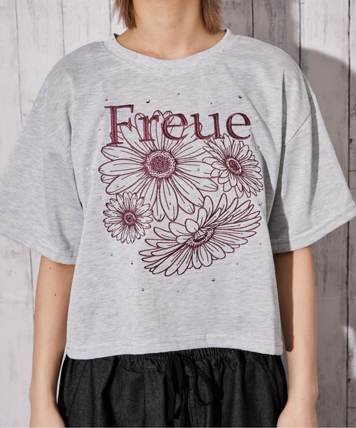 CHANEL ホワイト Tシャツ 花柄刺繍 CHANEL ホワイト Tシャツ 花柄刺繍 【公式通販】