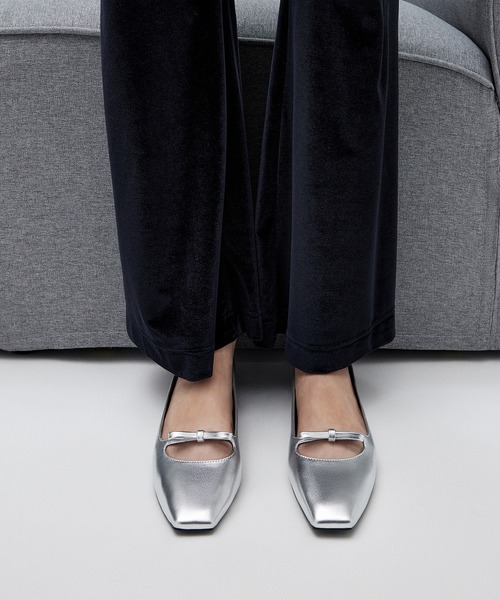 CHARLES & KEITH バレエ　　今期完売 CHARLES ＆ KEITH バレエシューズ パンプス ボウ スクエアトゥ