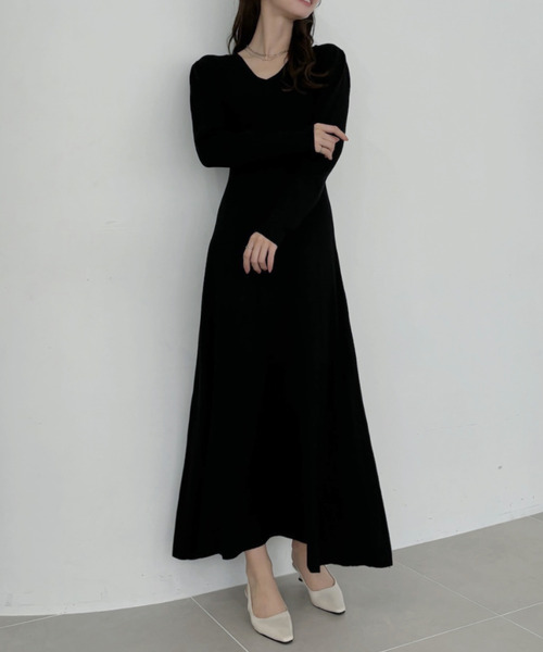 Ada. ワンピース プリンセスライン Vネック 美シルエット ニット