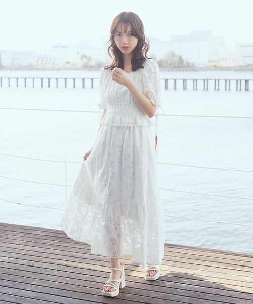 earth music&ecology ブラウス　花柄　白　ホワイト　F earth music&ecology ブラウス シャツ 透かし花柄ブラウス