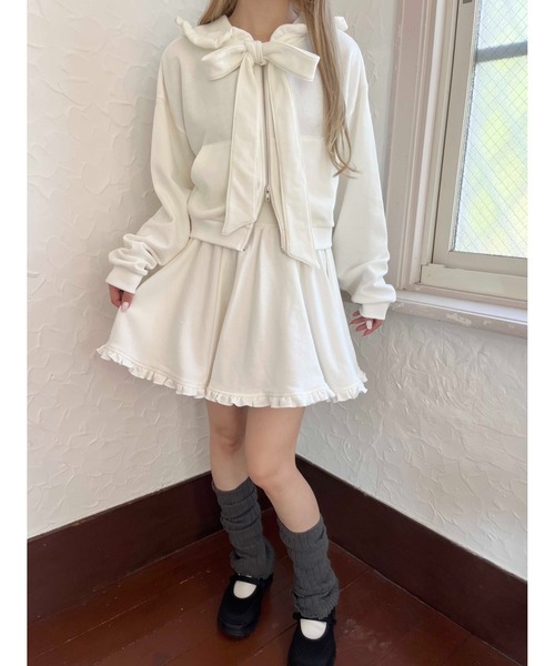 【人気完売 美品✨】ヨリ バックギャザー撥水パーカー フリル リボン 黒 PHILLY（フィリー） パーカー ビッグリボンフリルパーカー レディース