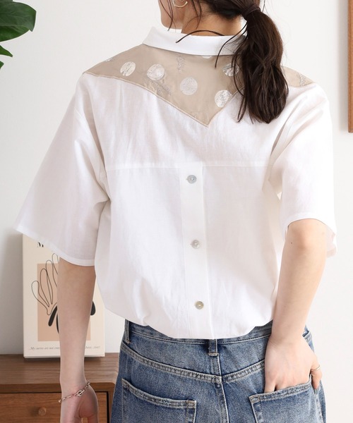 イマゴ / ドットプリント花刺繍シャツ EMAGO ドットプリント花刺繍シャツ（シャツ/ブラウス）｜Emago