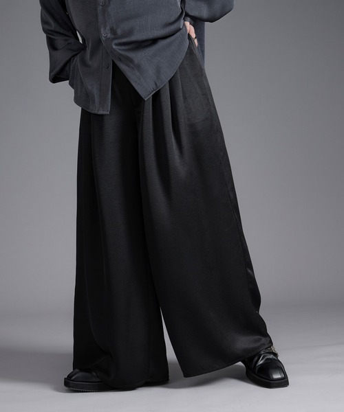 Ellno Loset（エルノロゼット） スラックス ボリュームタックサテン