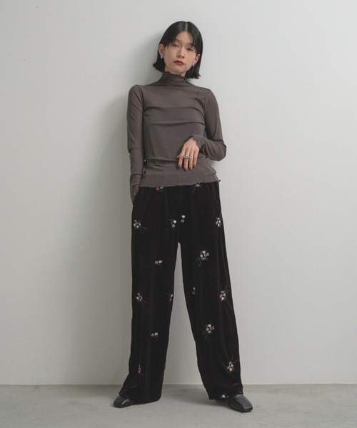 Shelly island（シェリーアイランド） パンツ 花柄刺繍ベロアパンツ