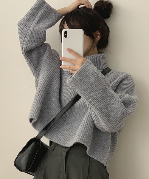 ニット セーター ショート丈ボリュームスリーブタートルネックニット