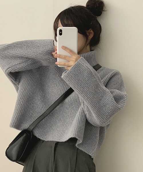 ニット セーター ショート丈ボリュームスリーブタートルネックニット