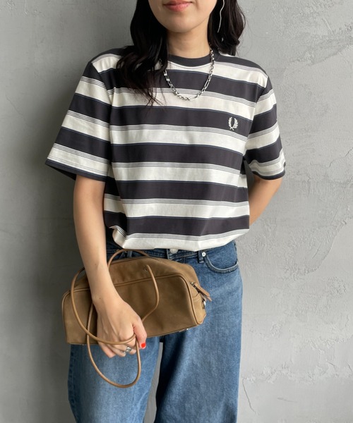 tシャツ 「FRED PERRY/フレッドペリー」 ファインストライプ ワンポイントロゴ刺繍Tシャツ レディース メンズの画像