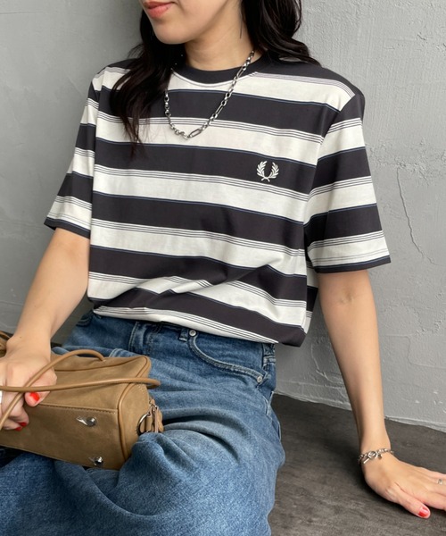 tシャツ 「FRED PERRY/フレッドペリー」 ファインストライプ ワンポイントロゴ刺繍Tシャツ レディース メンズの画像