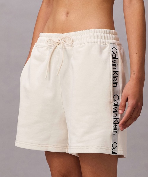 Calvin Klein（カルバン・クライン） パンツ ショートパンツ