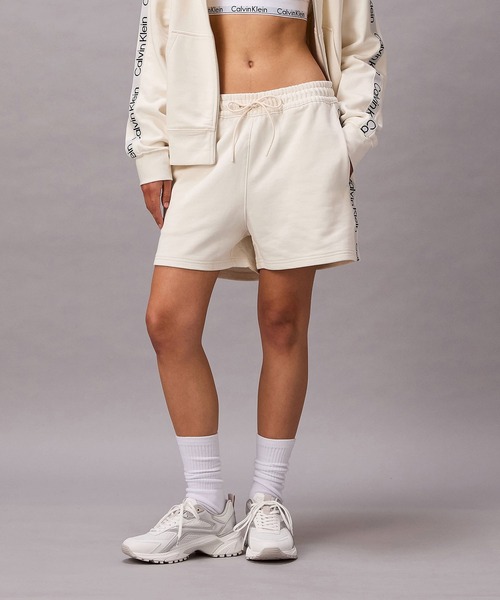 Calvin Klein（カルバン・クライン） パンツ ショートパンツ