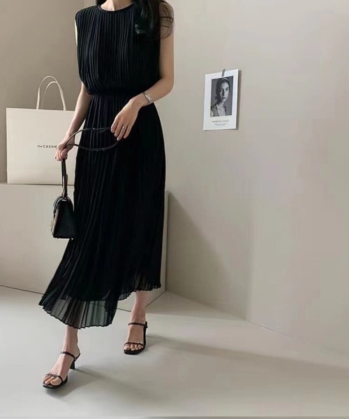 ワンピース 上品プリーツノースリーブロングワンピース : ZOZOTOWN