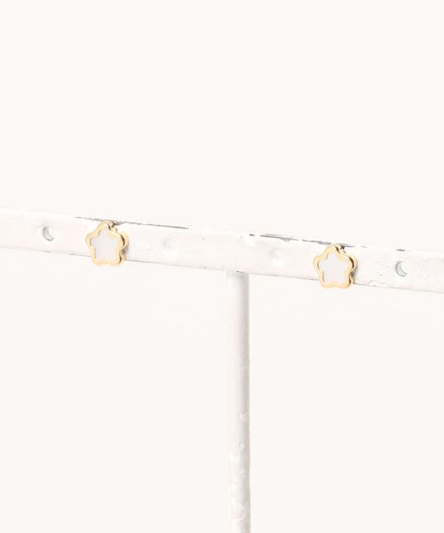 コンアフェット K18ダイヤフラワーピアス ホワイトゴールド ピアス K18